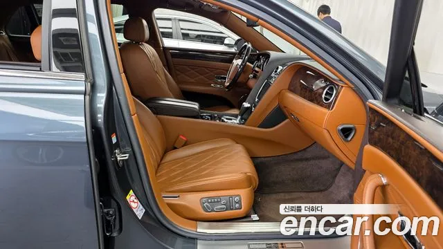 Bentley Flying Spur 2015 — фото 11