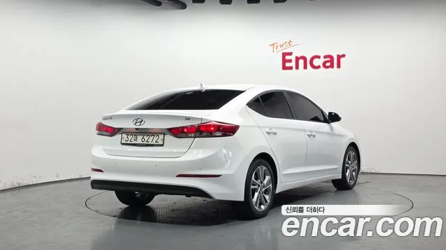 Hyundai AVANTE 2018 — фото 2