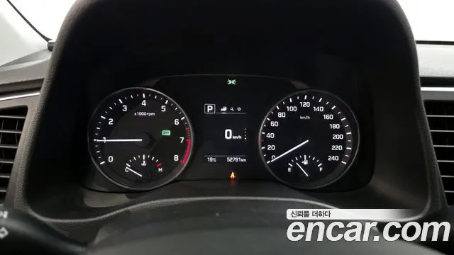 Hyundai AVANTE 2018 — фото 11