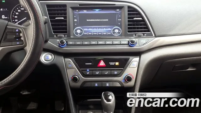 Hyundai AVANTE 2018 — фото 19