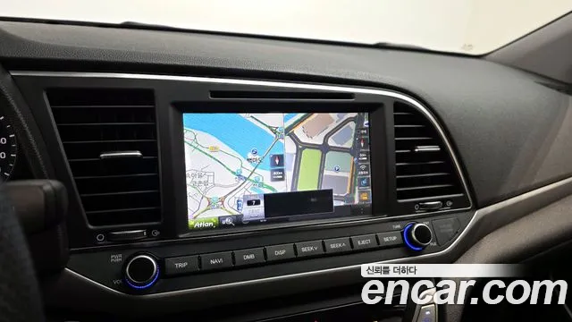 Hyundai AVANTE 2018 — фото 20