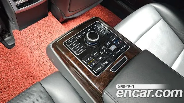 Hyundai Equus 2014 — фото 19