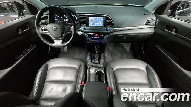 Hyundai AVANTE 2017 — фото 10