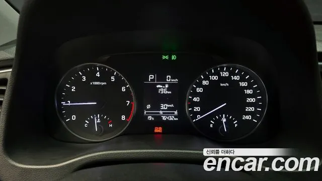 Hyundai AVANTE 2017 — фото 11