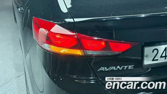 Hyundai AVANTE 2017 — фото 9