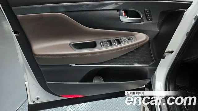 Hyundai Santafe 2023 — фото 14