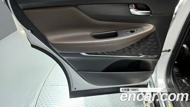 Hyundai Santafe 2023 — фото 15