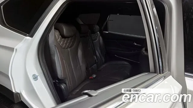 Hyundai Santafe 2023 — фото 16