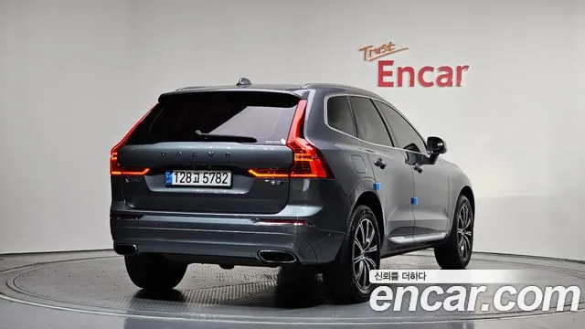 Volvo XC60 2019 — фото 2