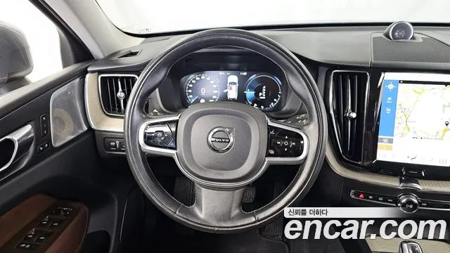 Volvo XC60 2019 — фото 13