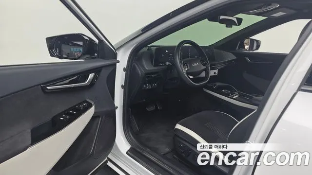 Kia EV6 2022 — фото 10