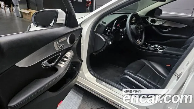 Mercedes-Benz C-Class 2018 — фото 13