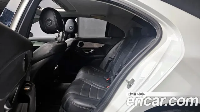 Mercedes-Benz C-Class 2018 — фото 18