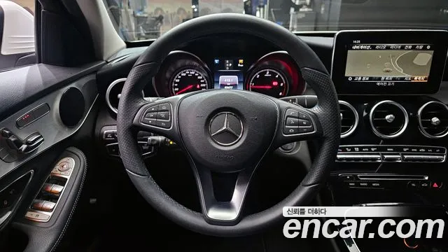 Mercedes-Benz C-Class 2018 — фото 19