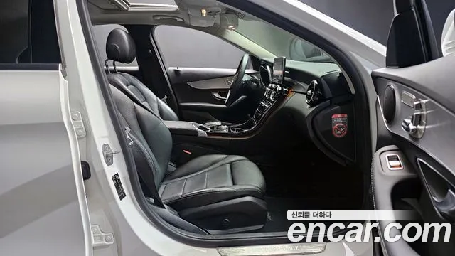 Mercedes-Benz C-Class 2018 — фото 16