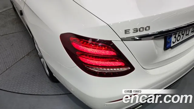 Mercedes-Benz E-Class 2020 — фото 9