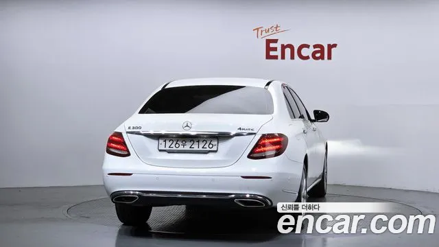 Mercedes-Benz E-Class 2018 — фото 4