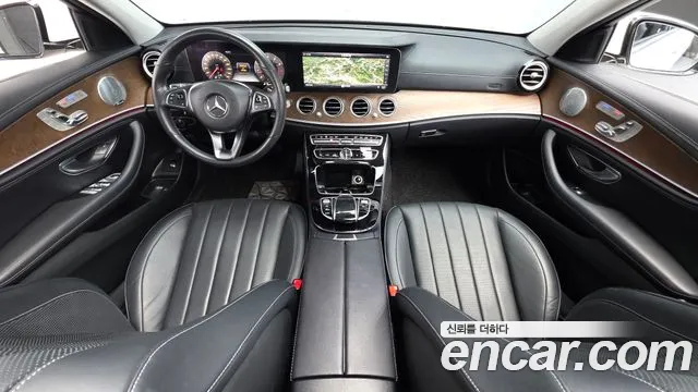 Mercedes-Benz E-Class 2018 — фото 8
