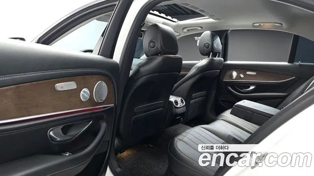 Mercedes-Benz E-Class 2018 — фото 9