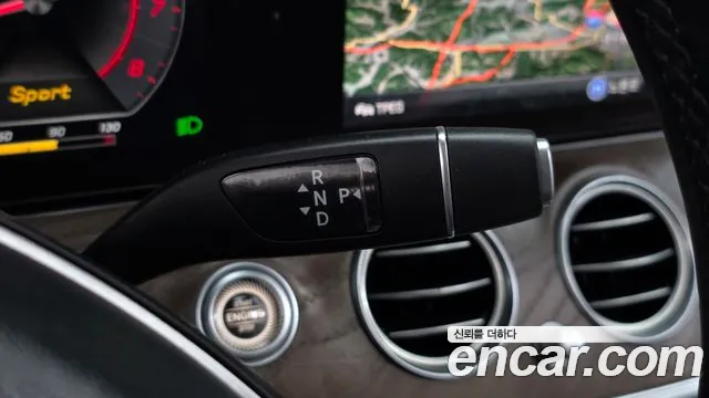 Mercedes-Benz E-Class 2018 — фото 20