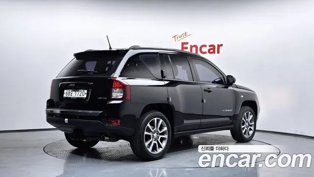 Jeep Compass 2014 — фото 2