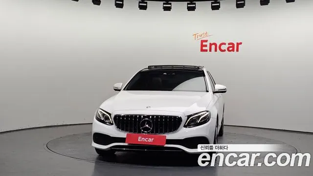 Mercedes-Benz E-Class 2017 — фото 3
