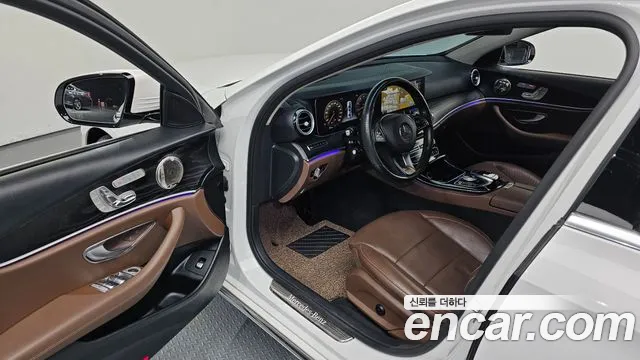 Mercedes-Benz E-Class 2017 — фото 10