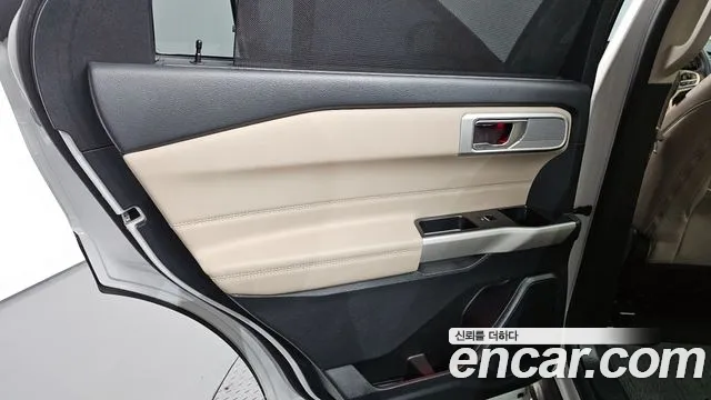 Ford Explorer 2022 — фото 15