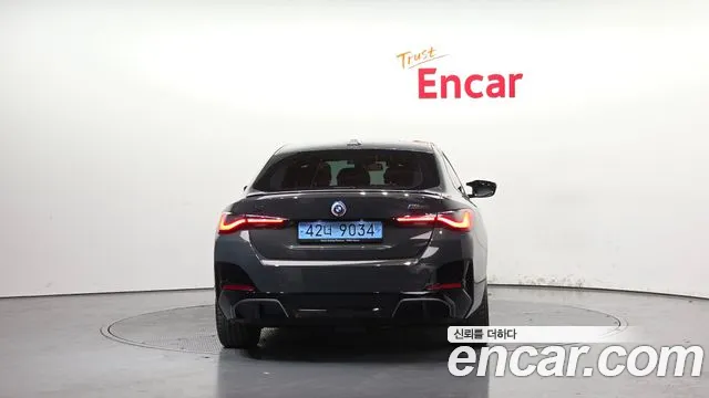 BMW i4 2023 — фото 4