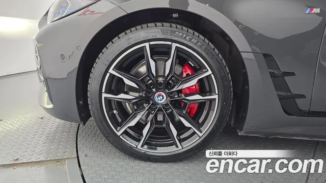 BMW i4 2023 — фото 5