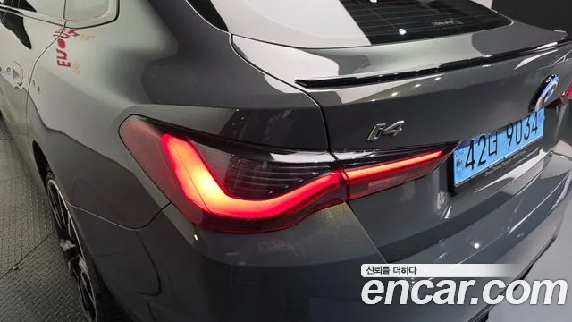 BMW i4 2023 — фото 9