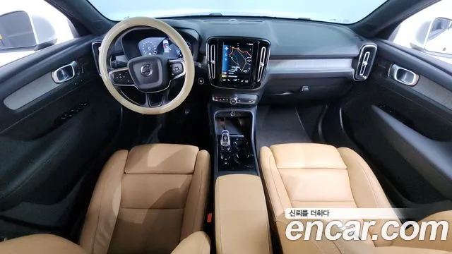 Volvo XC40 2021 — фото 10