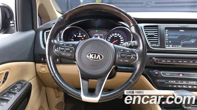 Kia Canival 2018 — фото 13