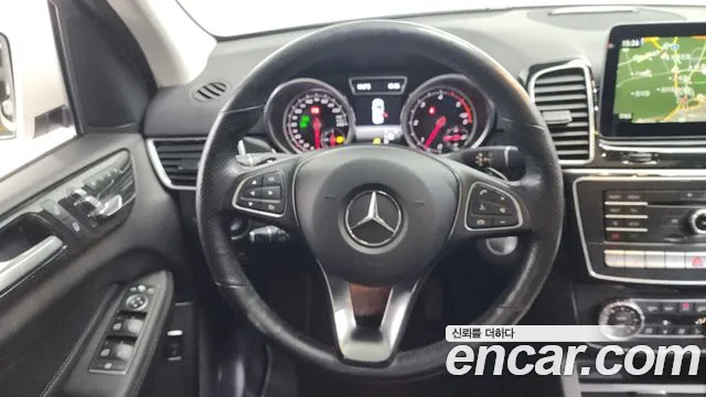 Mercedes-Benz GLE-Class 2017 — фото 13