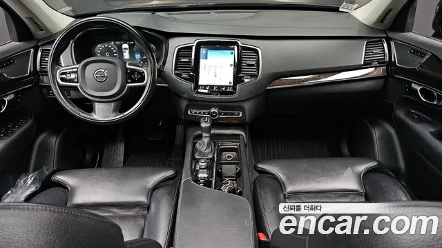 Volvo XC90 2018 — фото 10