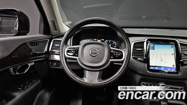 Volvo XC90 2018 — фото 18