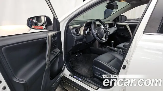 Toyota RAV4 2014 — фото 10