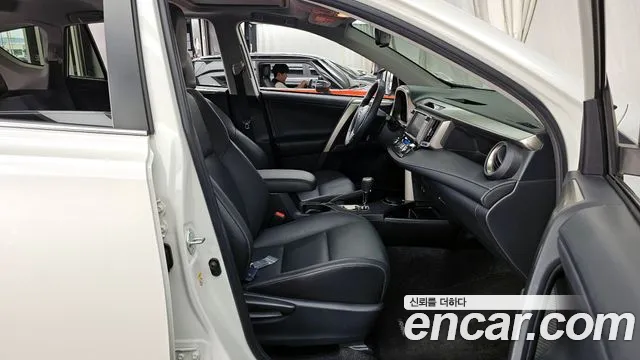 Toyota RAV4 2014 — фото 11