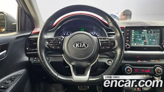 Kia Stonic 2018 — фото 19