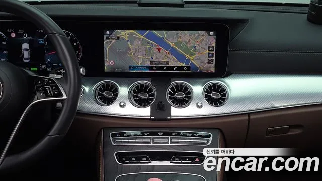 Mercedes-Benz E-Class 2021 — фото 13