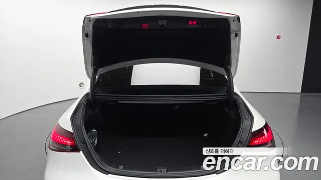 Mercedes-Benz E-Class 2021 — фото 20