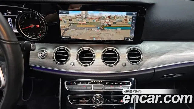 Mercedes-Benz E-Class 2019 — фото 14