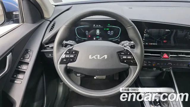 Kia Niro 2022 — фото 13