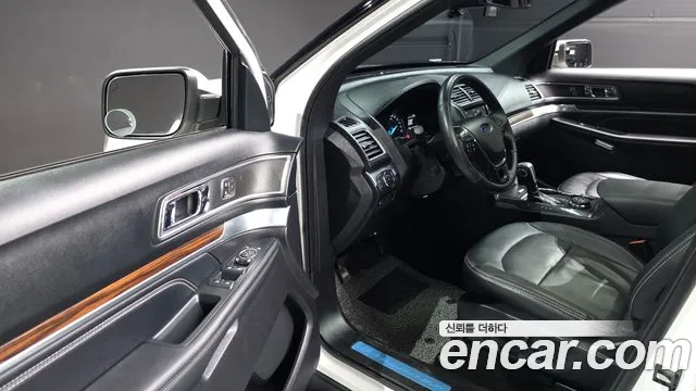 Ford Explorer 2019 — фото 13