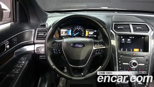 Ford Explorer 2019 — фото 19