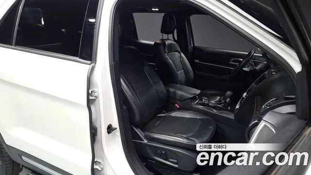 Ford Explorer 2019 — фото 16