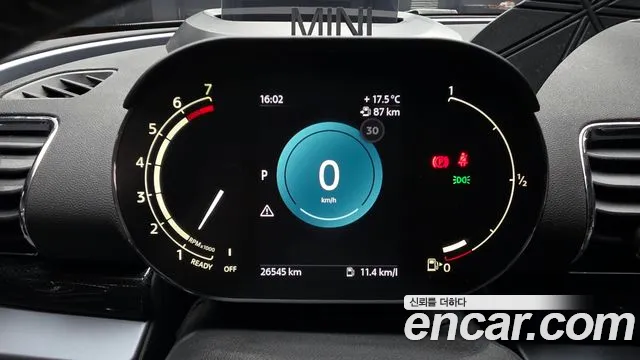 Mini Clubman 2023 — фото 11