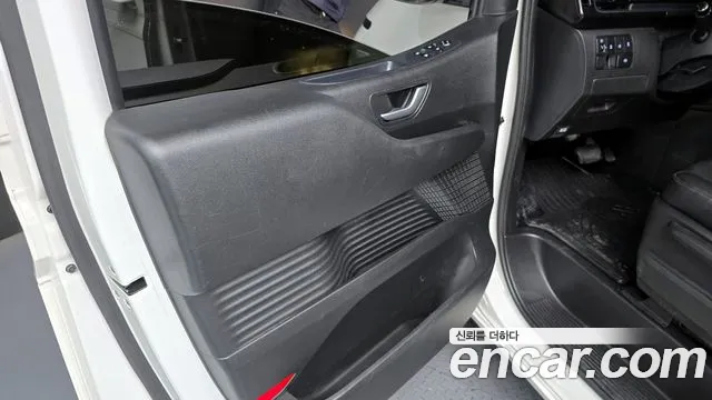 Hyundai Staria 2022 — фото 14