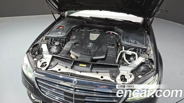 Mercedes-Benz E-Class 2020 — фото 6