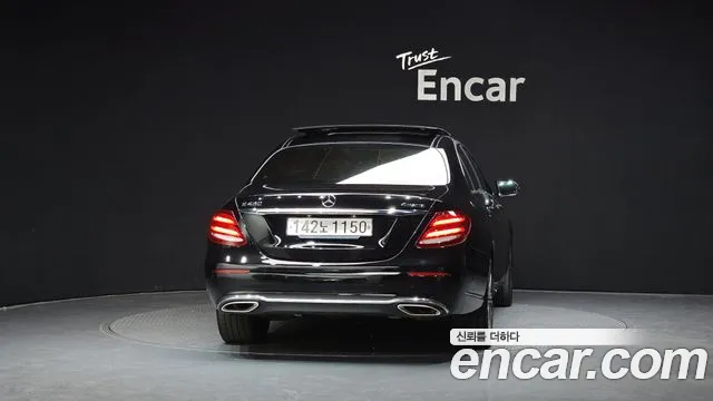 Mercedes-Benz E-Class 2020 — фото 17